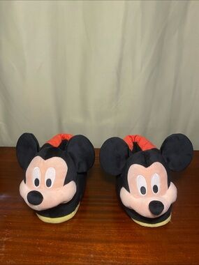 Happy Feet Disney Mickey Mouse Plush Non Slip  Slippers -Black RedXL/XXL